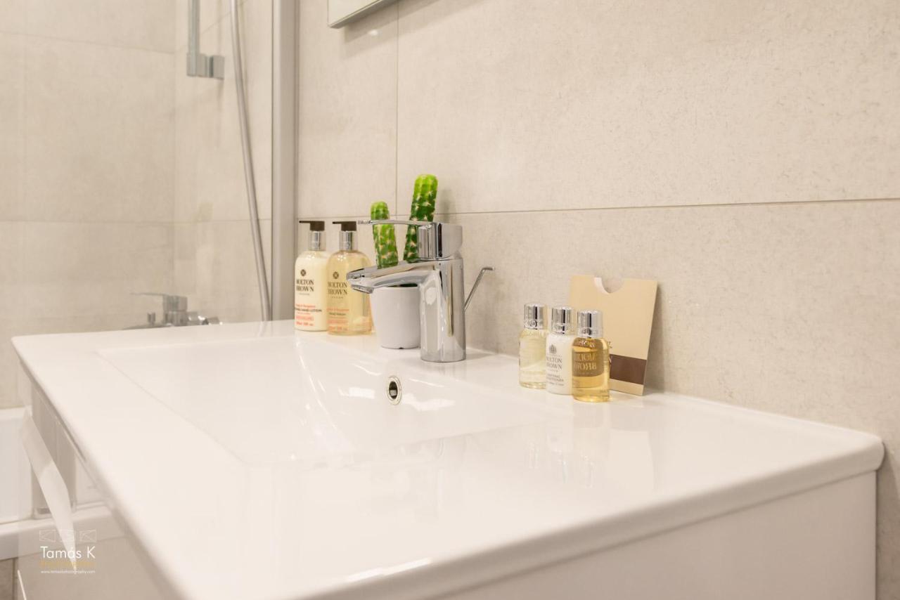 Imperial Suite With Basilika And Castle View Need Reservation For Free Parking Budapest Exterior photo